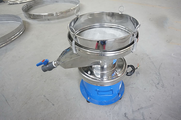 450過濾篩出料口處加裝閥門裝置，便于控制物料的出料量。