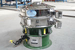 600型三次元振動篩，產(chǎn)量可達500kg/h。