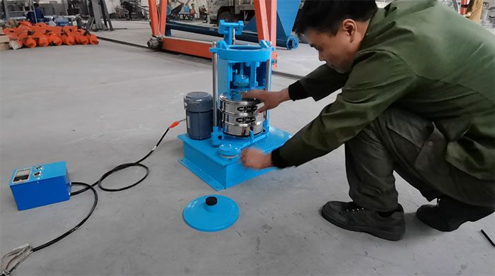 標(biāo)準(zhǔn)振篩機(jī)使用注意事項(xiàng)。